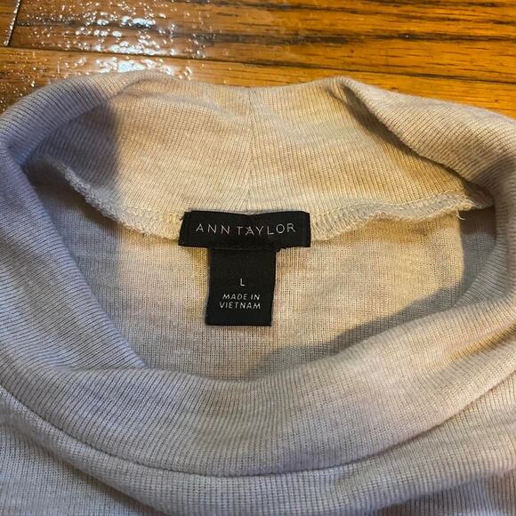 Ann Taylor Women's Cream Shirt - Picture 3 of 4